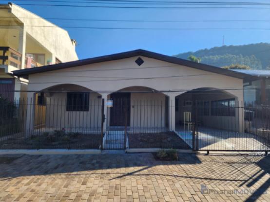 Casas e Sobrados