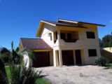Casas e Sobrados